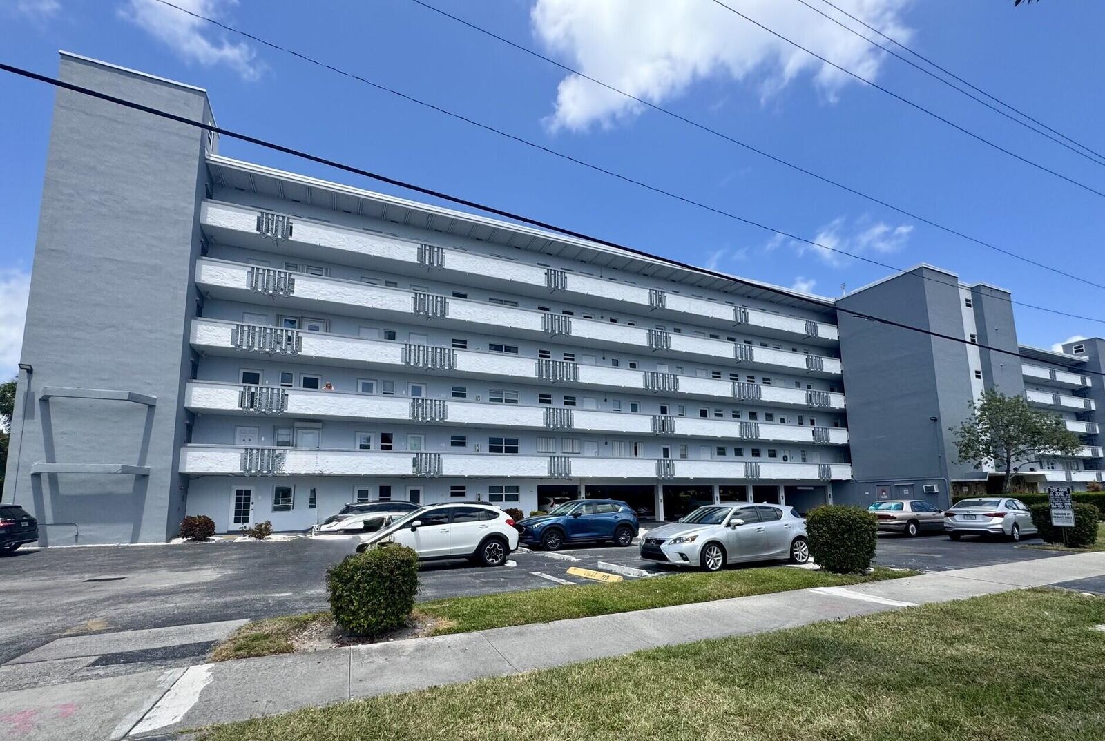 Property Photo:  1445 Atlantic Shores Boulevard 404  FL 33009 