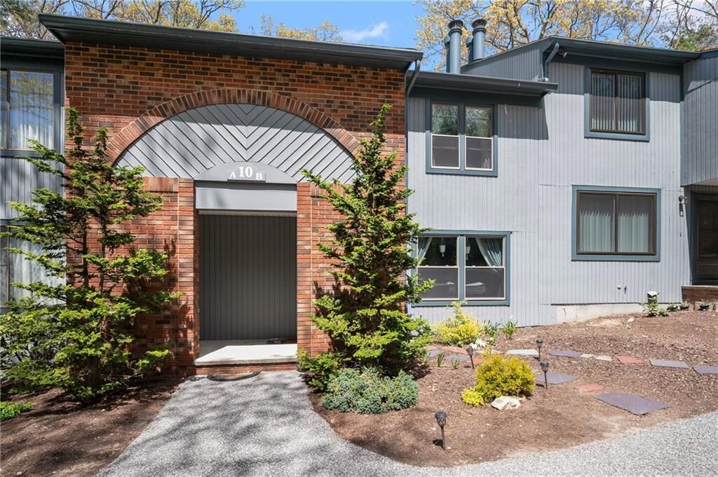 Property Photo:  10 Pheasant Run B  RI 02917 