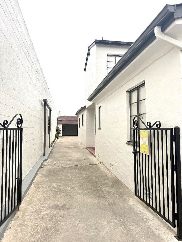 Property Photo:  1390 East Santa Clara Street  CA 95116 