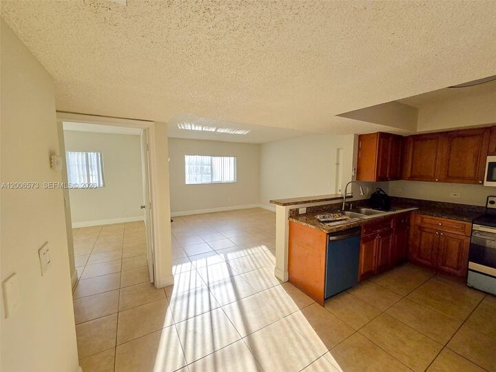 Property Photo:  3690 N 56th Ave 912  FL 33021 