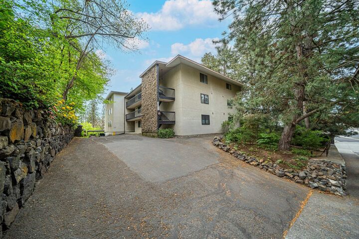 Property Photo:  1002 W 7th Ave 201  WA 99204 