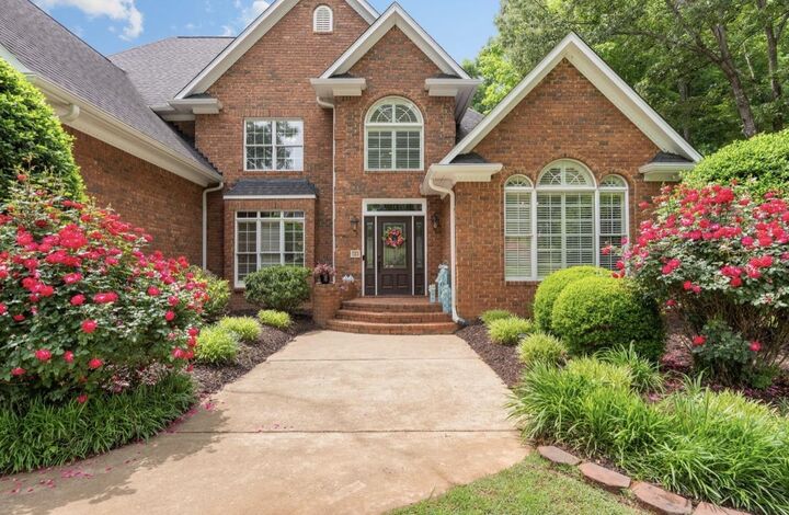 Property Photo: 110 W Woodglen Road SC 29301