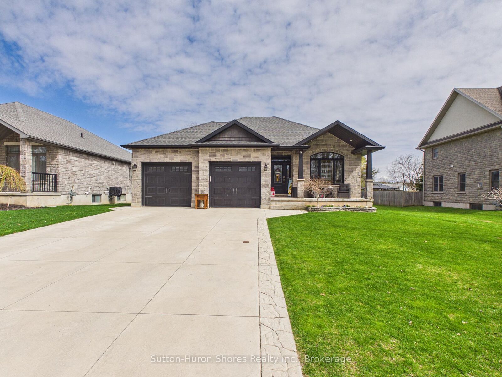 Property Photo:  345 Ray Street  ON N0H 2C1 