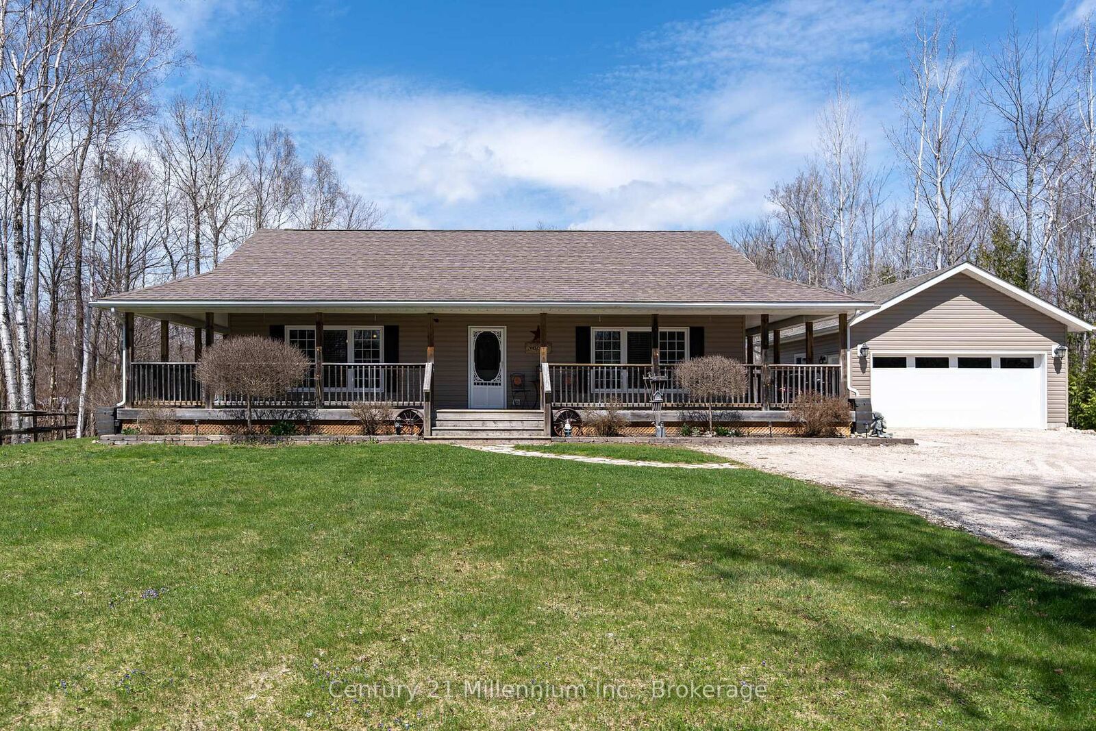Property Photo:  51 Larkwhistle Avenue  ON N0H 2T0 