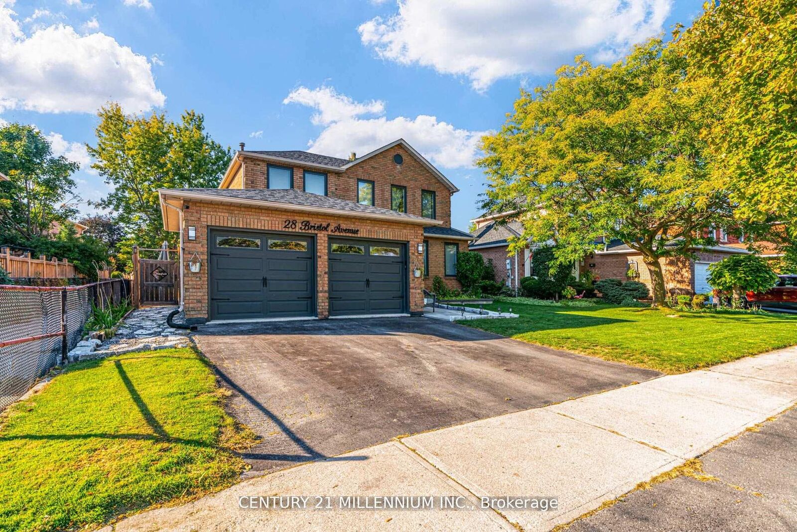 Photo de la propriété: 28 Bristol Avenue ON L6X 2B3