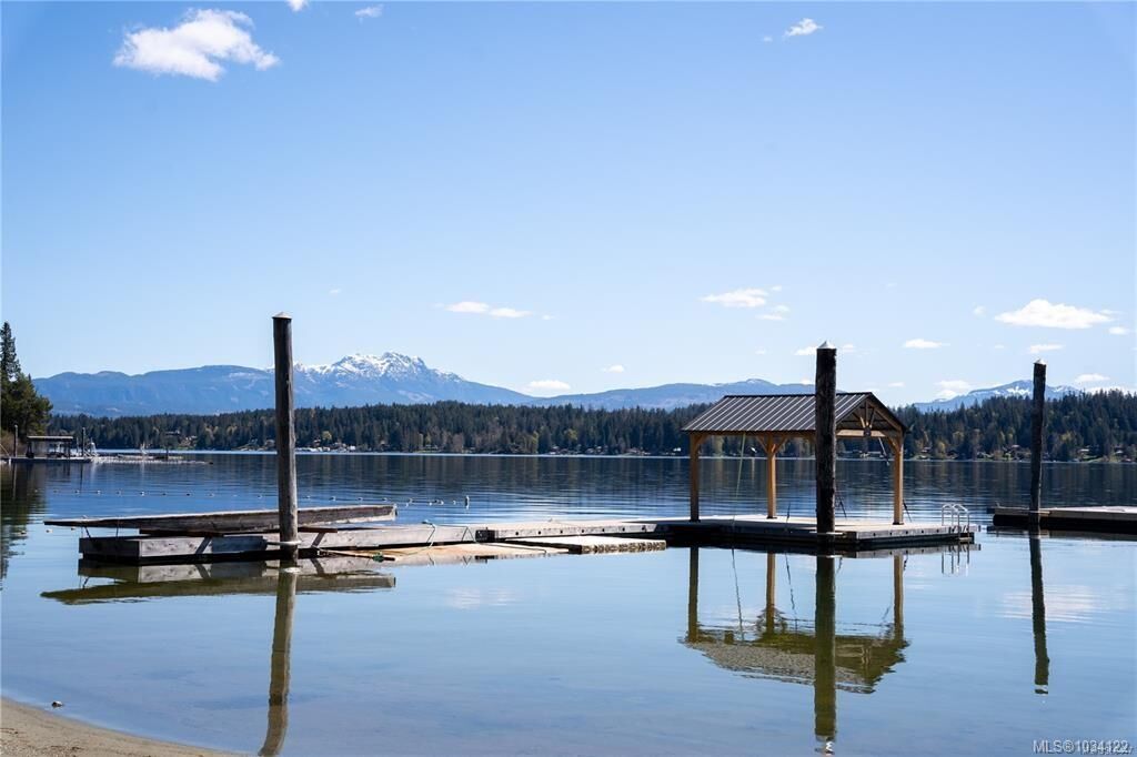 Property Photo:  9752 Lakeshore Rd Sl9  BC V9Y 8Z3 
