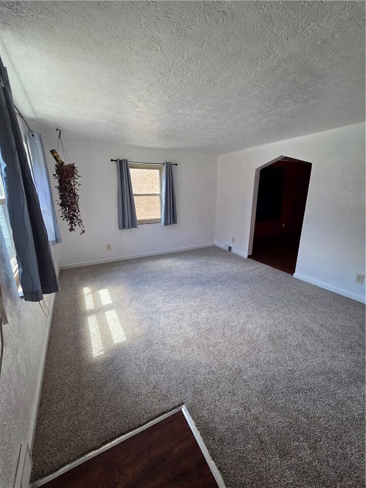 Property Photo:  1111 Bellaire Ave  PA 15226 