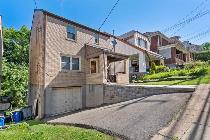 Property Photo:  1111 Bellaire Ave  PA 15226 