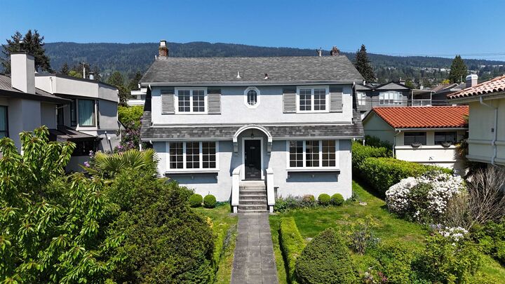 Property Photo: 2361 Bellevue Avenue BC V7V 1C9