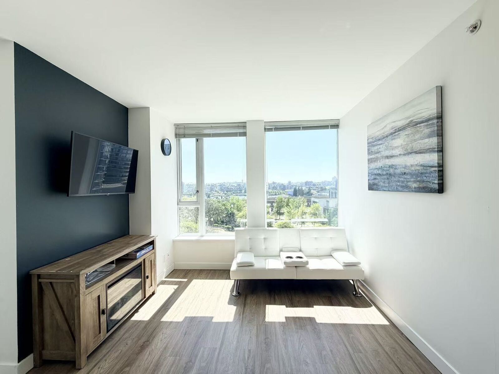Property Photo:  550 Taylor Street 10xx  BC V6B 1R1 