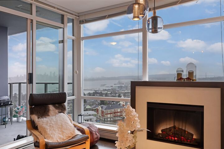 Property Photo: 1320 Chesterfield Avenue 1304 BC V7M 0A6