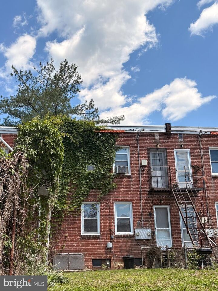 Property Photo:  2114 Seneca Road  DE 19805 