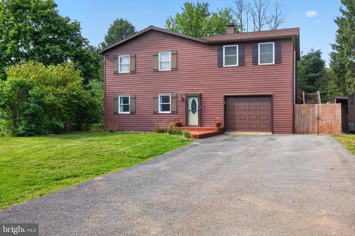 Property Photo:  307 W Pine Street  PA 17065 