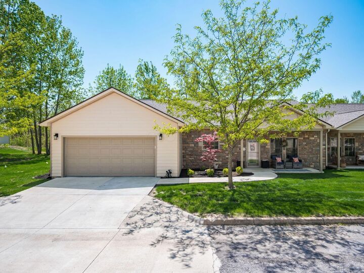 Property Photo: 680 Albany Way OH 43302