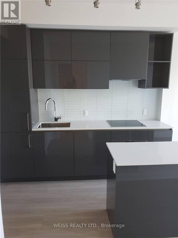 Property Photo:  1 Yorkville Avenue 1309  ON M4W 0B1 
