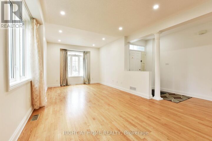 Property Photo:  11 Cheltonia Way  ON K2T 1G1 
