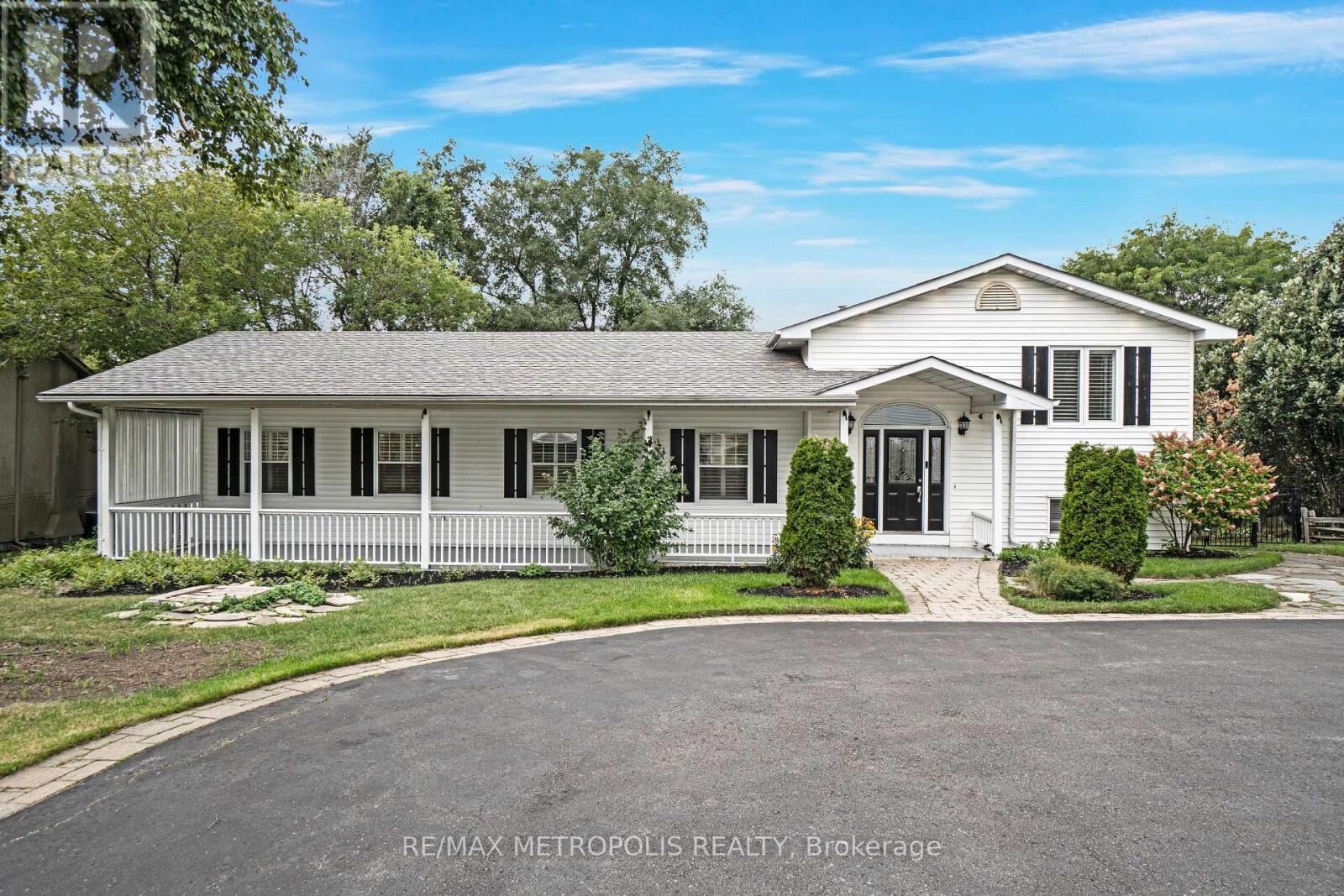 Property Photo:  1872 Appleview Road Main  ON L1V 1T8 