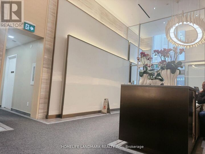 Property Photo:  88 Cumberland Street 1010  ON M5R 0C8 
