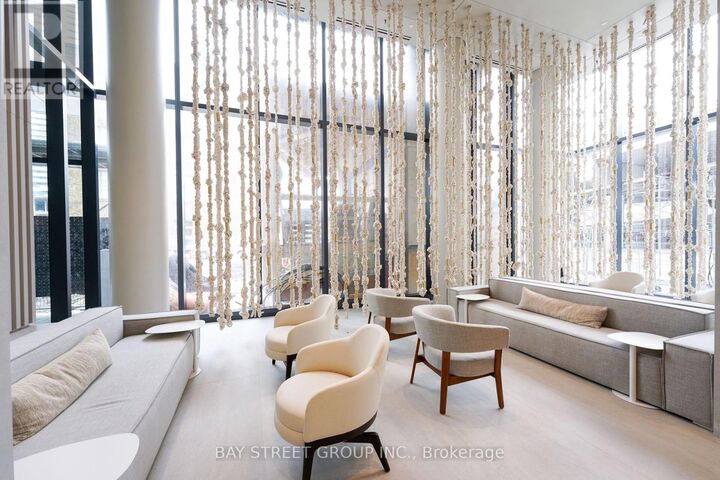 Property Photo:  55 Cooper Street 2215  ON M5E 0G1 