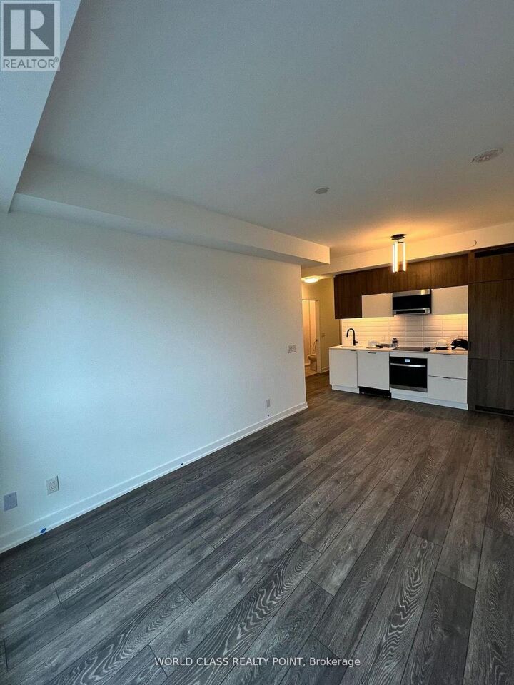 Property Photo:  8888 Yonge Street 212  ON L4C 5V6 