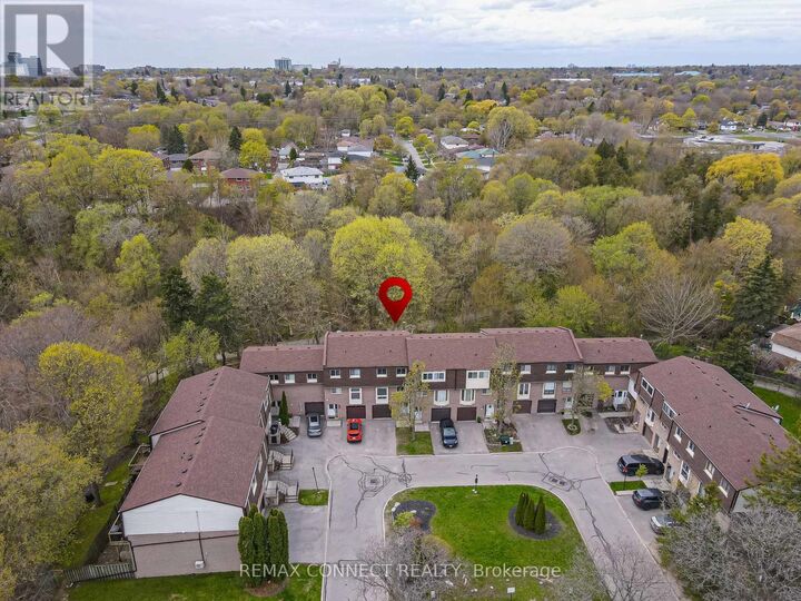 Property Photo:  350 Camelot Court 37  ON L1G 6P7 