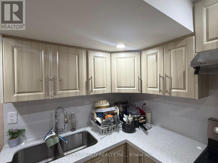 Property Photo:  35 Latania Boulevard Bsmt  ON L6P 1T1 