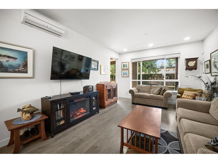 Property Photo:  33540 Mayfair Avenue 105  BC V2S 0J3 