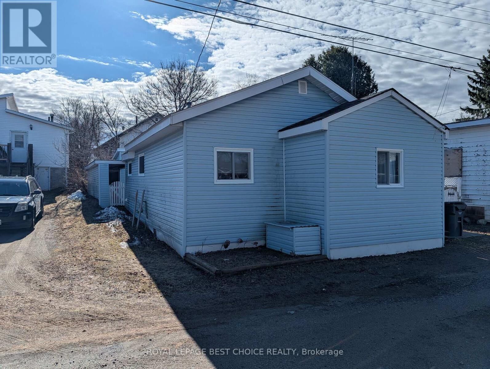 Property Photo:  78-79 Helen Street  ON P0J 1C0 