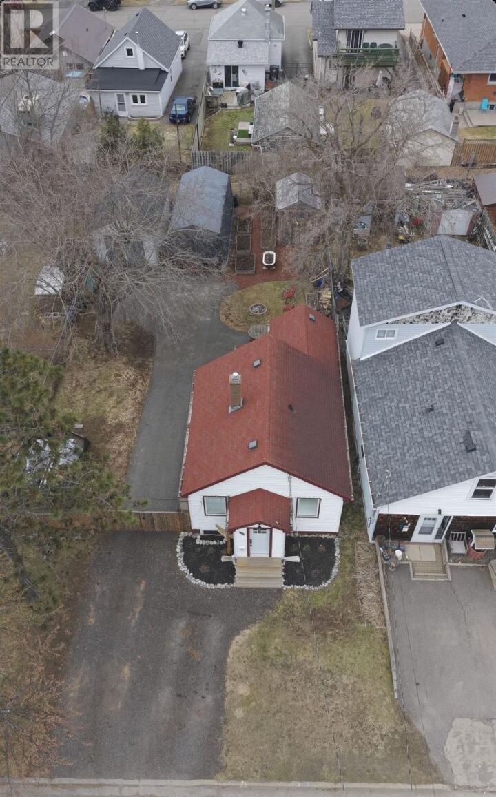 Property Photo:  130 Rockwood Ave S  ON P7B 4K2 