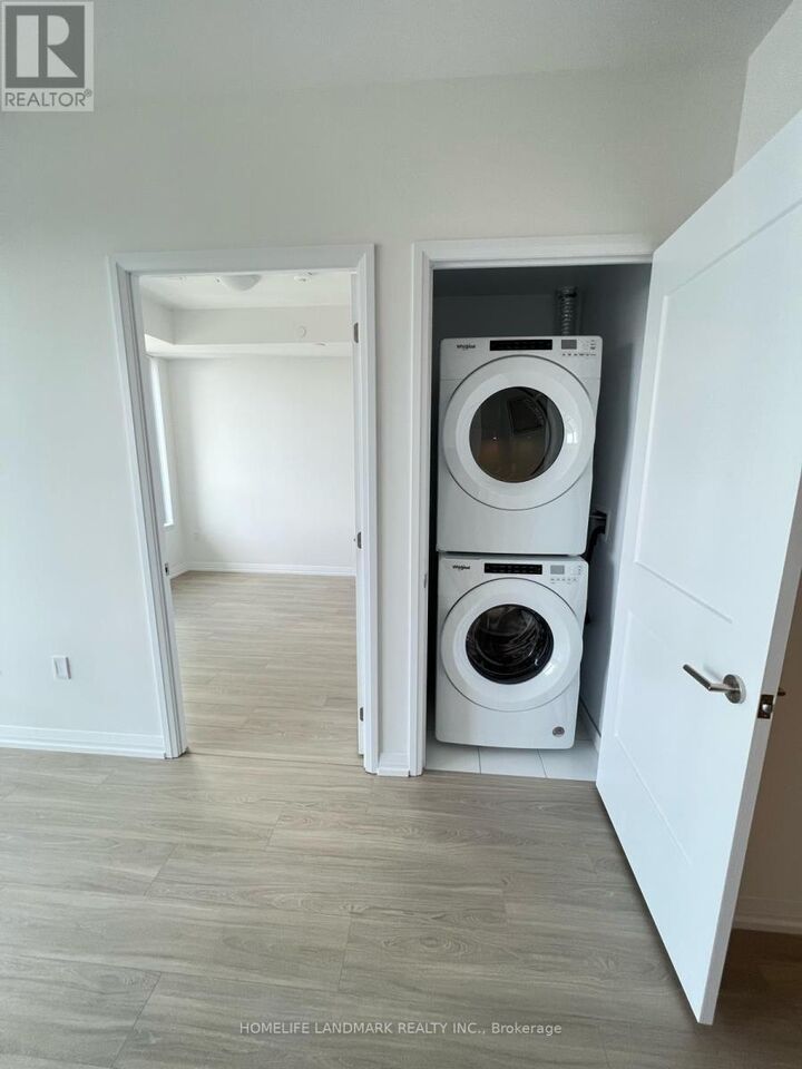 Property Photo:  25 Holly Street 2601  ON M4S 0E3 
