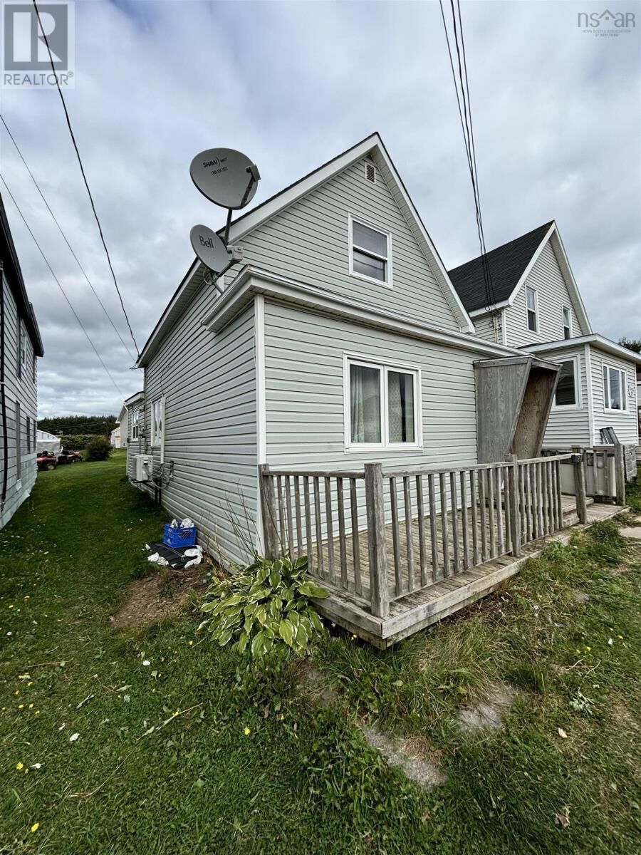 Property Photo:  23 Quincy Street  NS B0E 1N0 