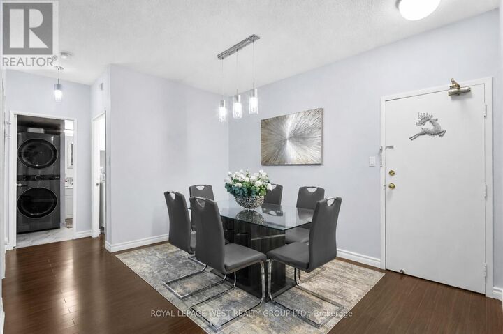 Property Photo:  326 Major Mackenzie Drive East 805  ON L4C 8T4 