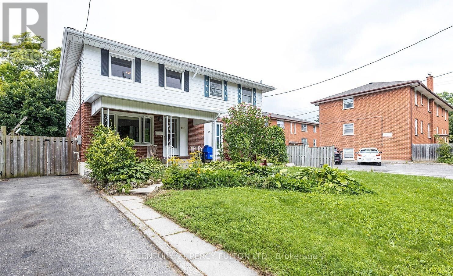 Property Photo:  648 Minto Street West  ON L1G 5K5 