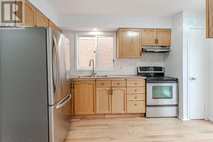 Property Photo:  111 Garden Drive  ON L4N 5T9 