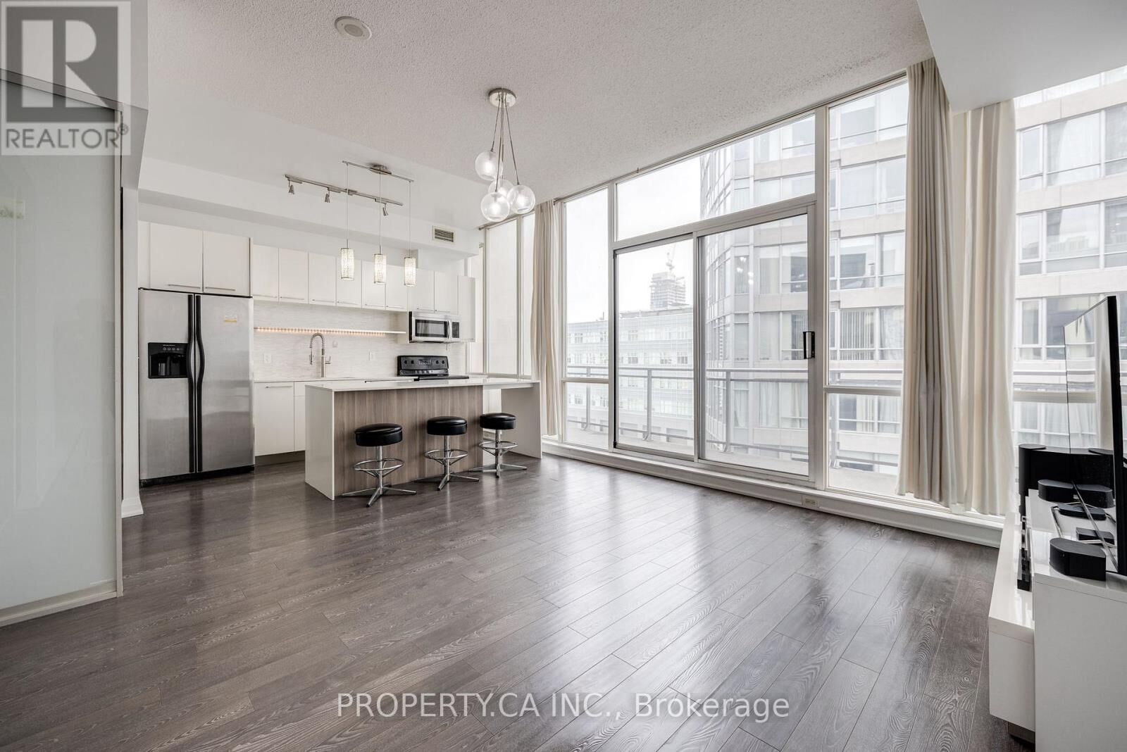 Property Photo:  220 Victoria Street Ph2104  ON M5B 2R6 