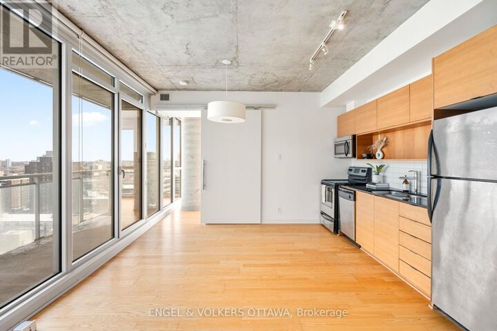 Property Photo:  324 Laurier Avenue West 1610  ON K1P 0A4 
