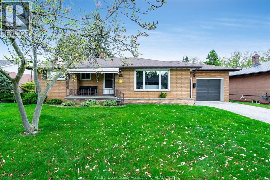 Property Photo:  37 Pearl Avenue  ON N8H 1J5 