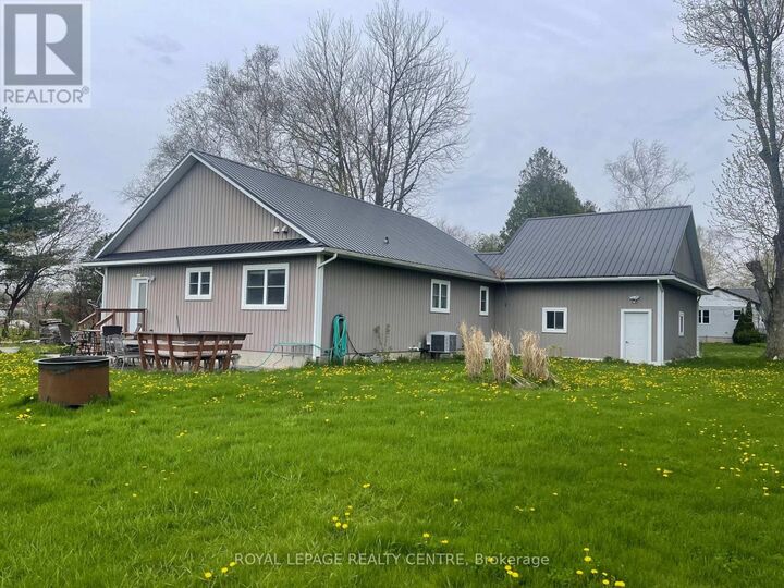 Property Photo:  20 Carlisle Road  ON L8B 1C9 