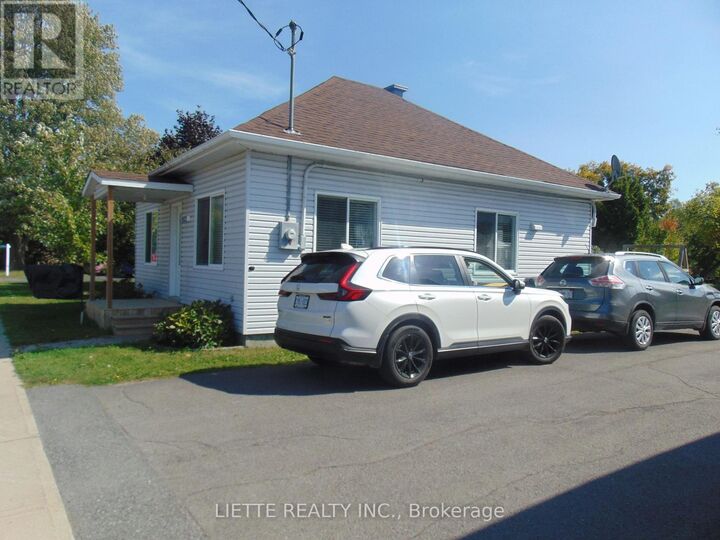 Property Photo:  21968 Main Street  ON K0B 1H0 