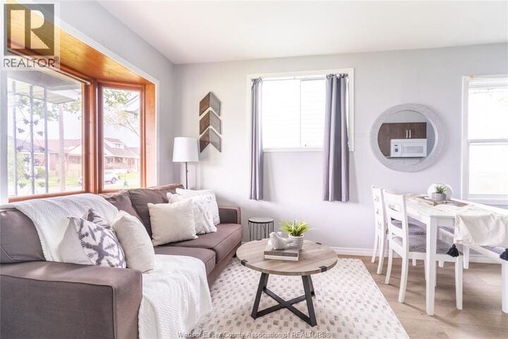 Property Photo:  1015 Oak  ON N9A 5G5 