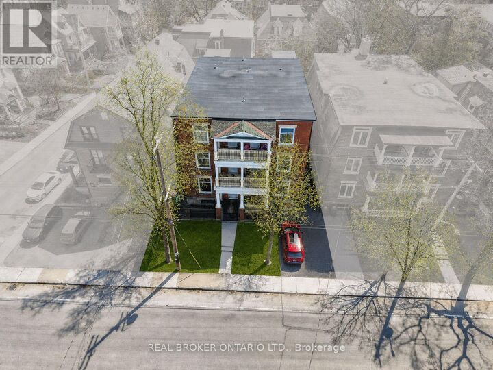Property Photo:  72 Fifth Avenue  ON K1S 2M7 
