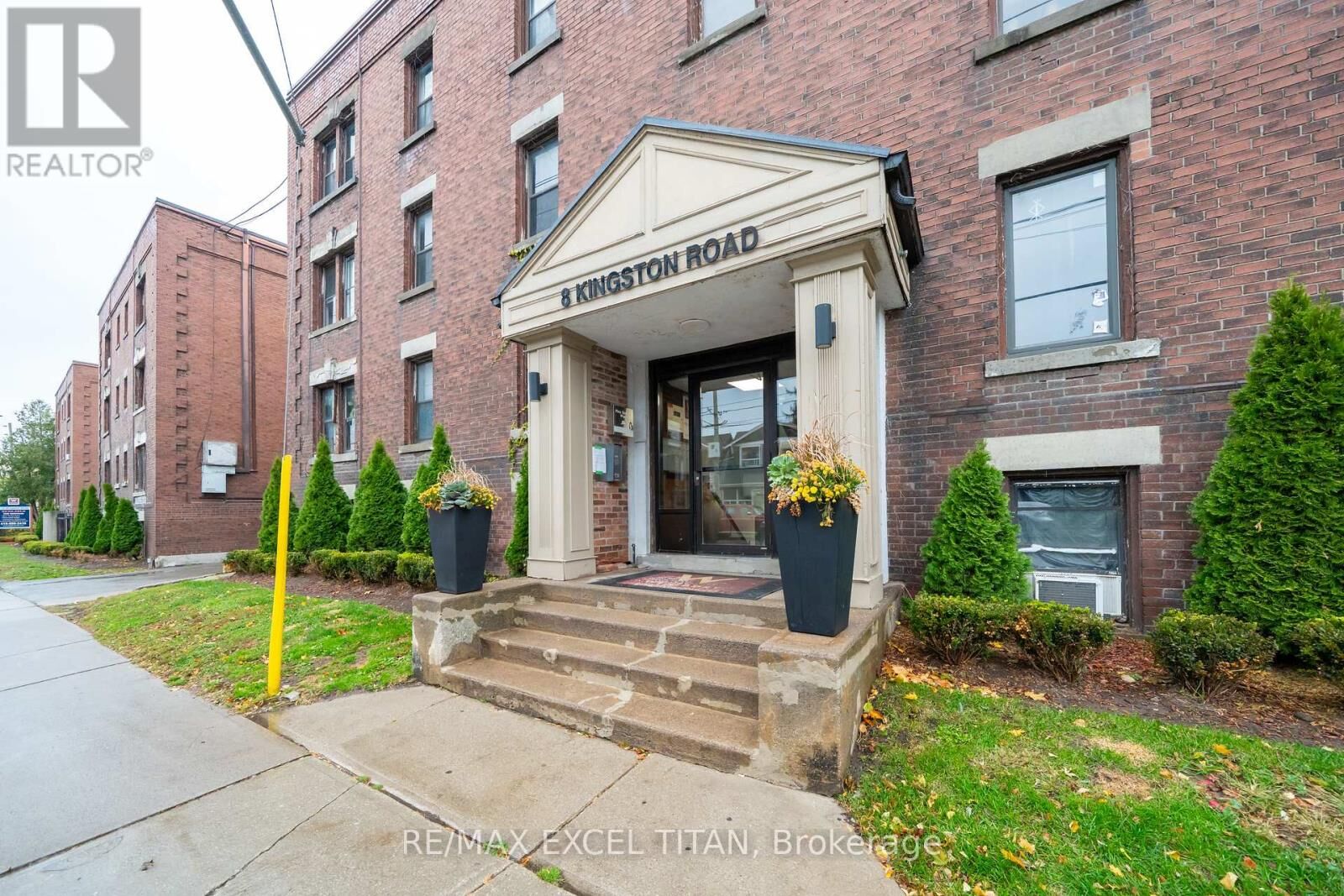 Property Photo:  8 Kingston Road 51  ON M4L 2S4 