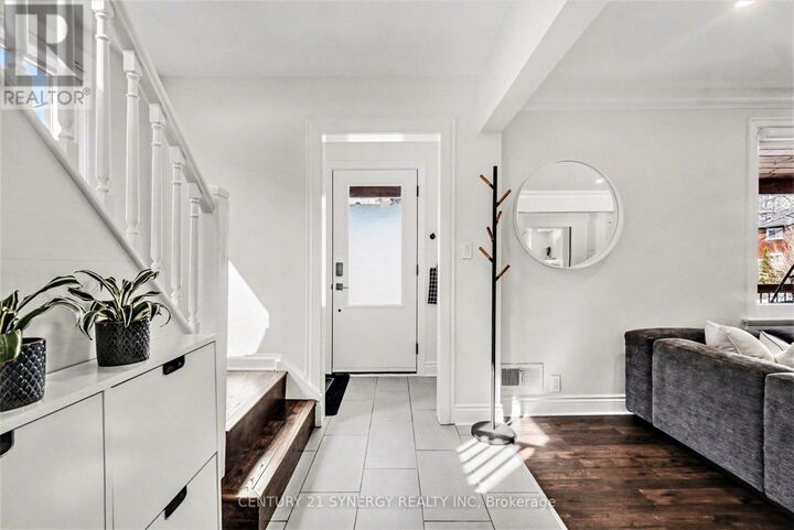 Property Photo: 286 Westhill Avenue ON K1Z 7H6