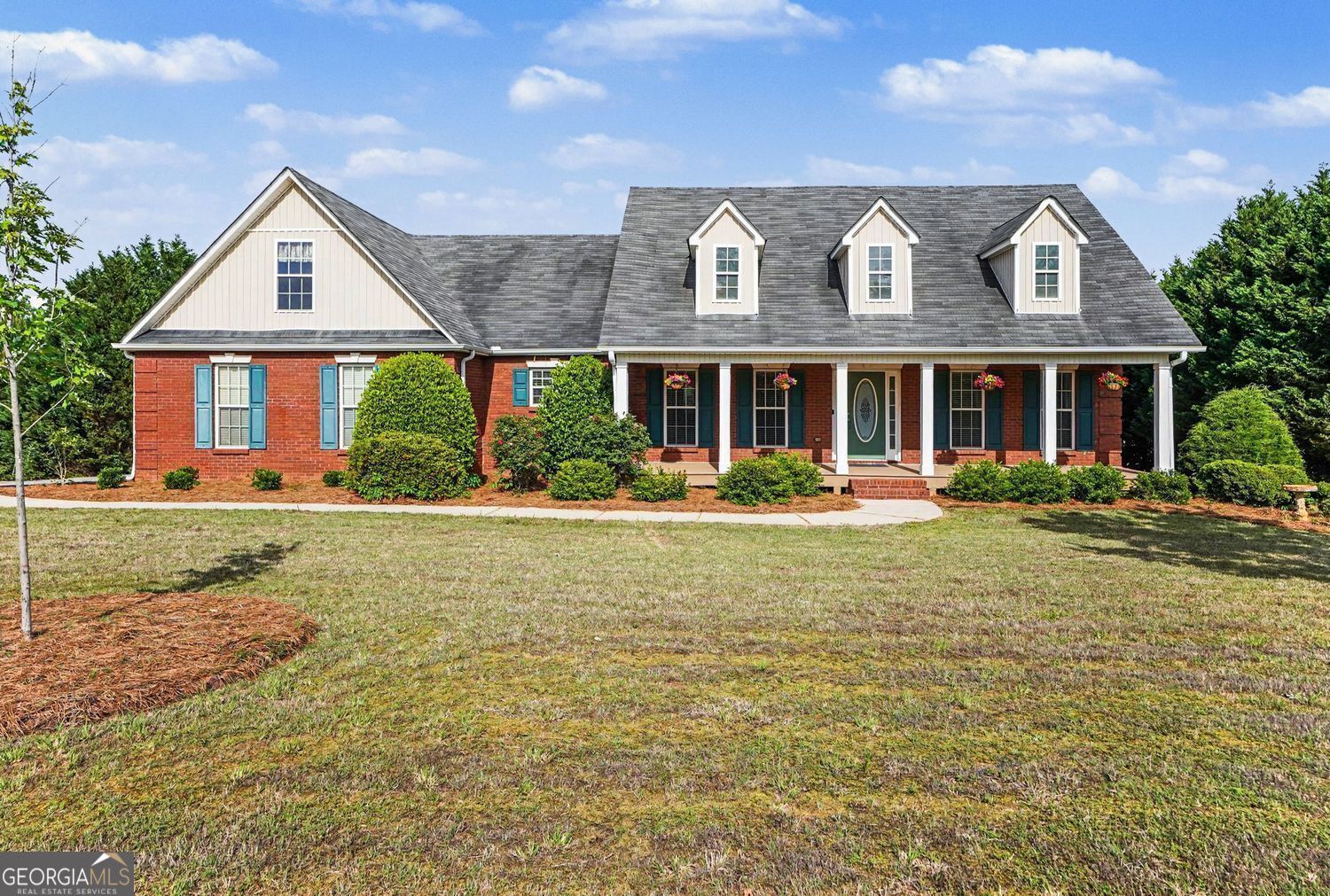 Property Photo: 604 Windermere Court GA 30228