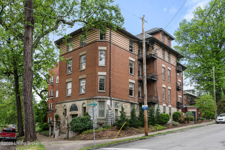 Property Photo: 2229 Cherokee Pkwy Apt H KY 40204
