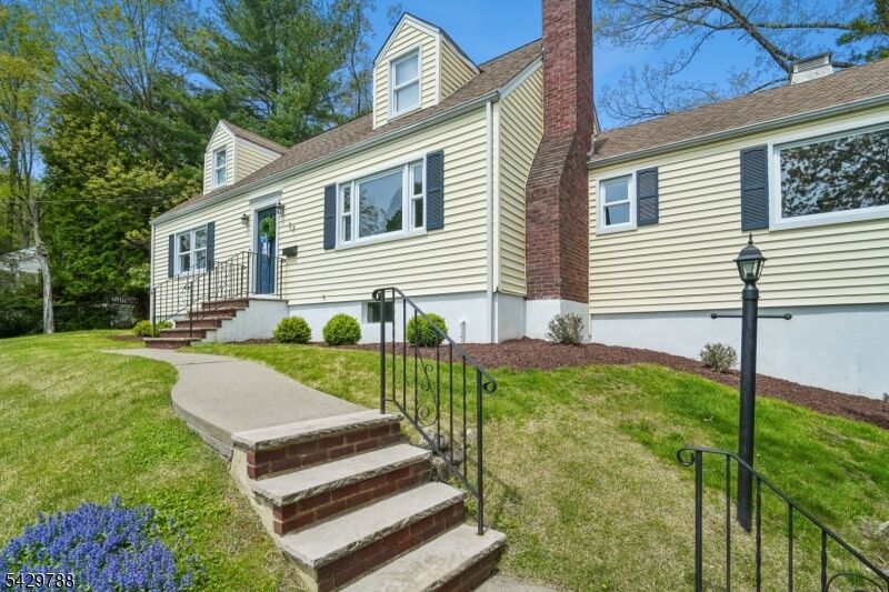 Property Photo:  27 Dogwood Rd  NJ 07950 