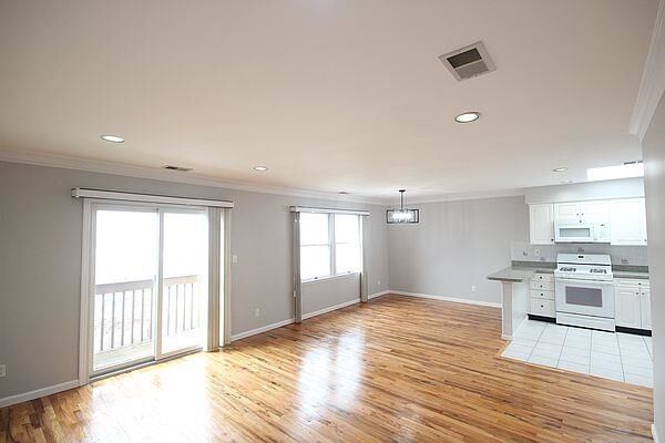 Property Photo:  247 Terrace Ave 2  NJ 07307 