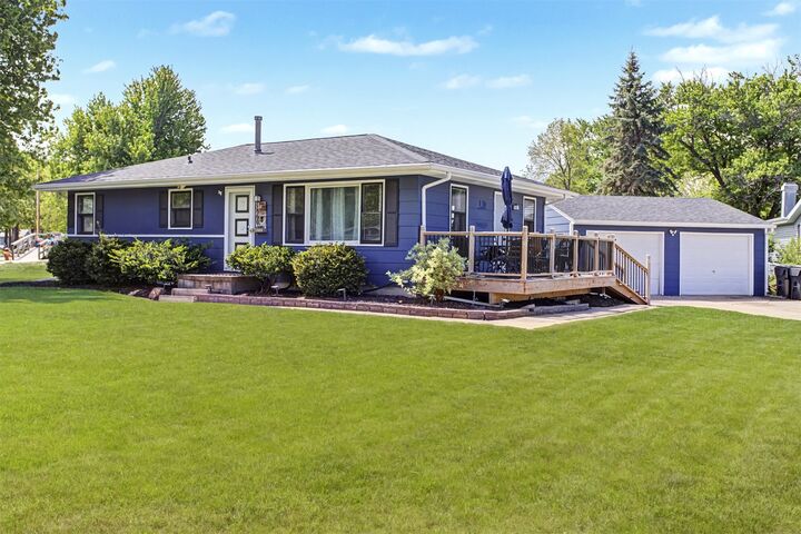Property Photo:  1860 9th Street Place  IA 50201 