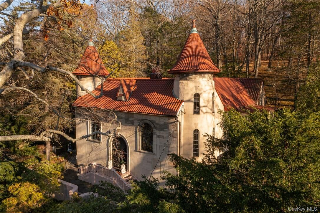 Property Photo:  16 Lewis Road  NY 10533 