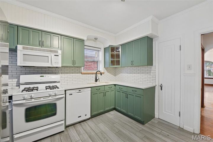 Property Photo: 5746 Pernod Avenue MO 63139